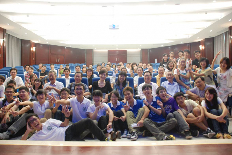 芳草有情，岁月如歌——记William希尔90周年校庆准备仪式暨2012年校友日活动 