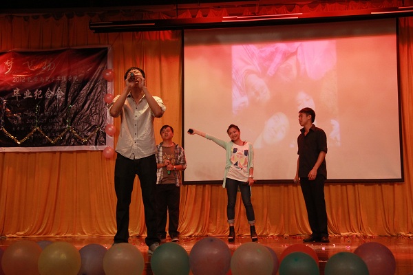 逐梦飞扬，青春无悔 