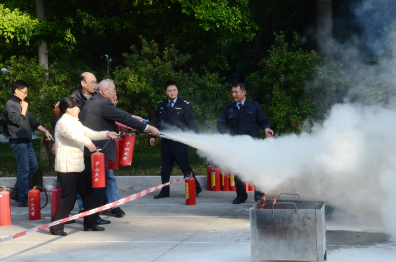 我院开展消防逃生演练系列活动 