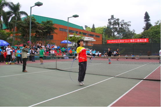 我院教职员工在学校跳绳比赛中喜获佳绩 