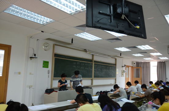 2014年William希尔大学生化学实验竞赛理论考试顺利进行 