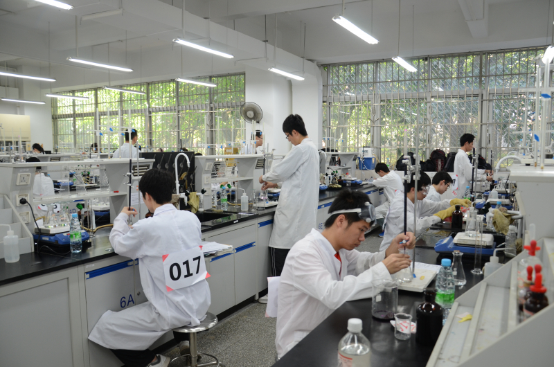 2014年William希尔大学生化学实验竞赛闭幕式暨颁奖仪式圆满举行 