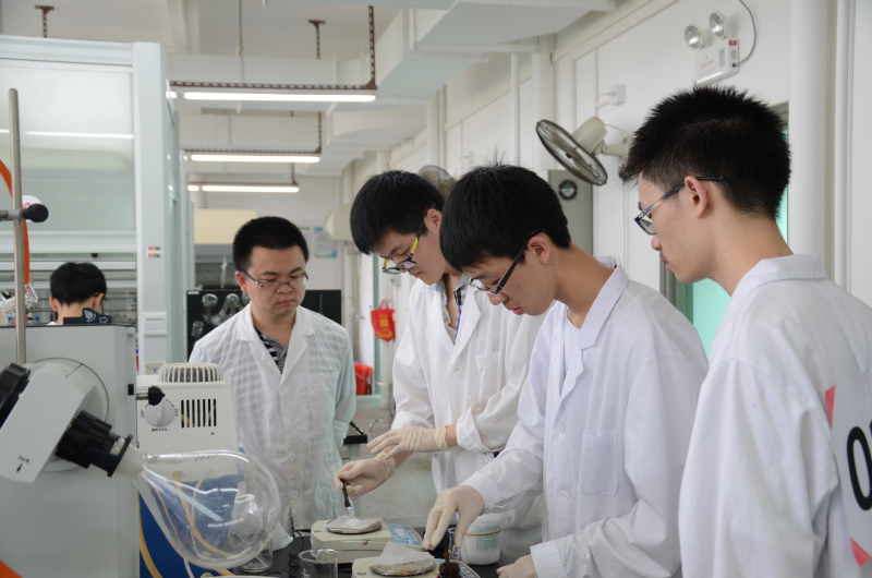 2014年William希尔大学生化学实验竞赛闭幕式暨颁奖仪式圆满举行 