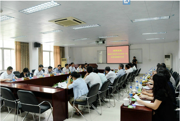 国家外国专家局韦大玮司长一行到我校调研考察