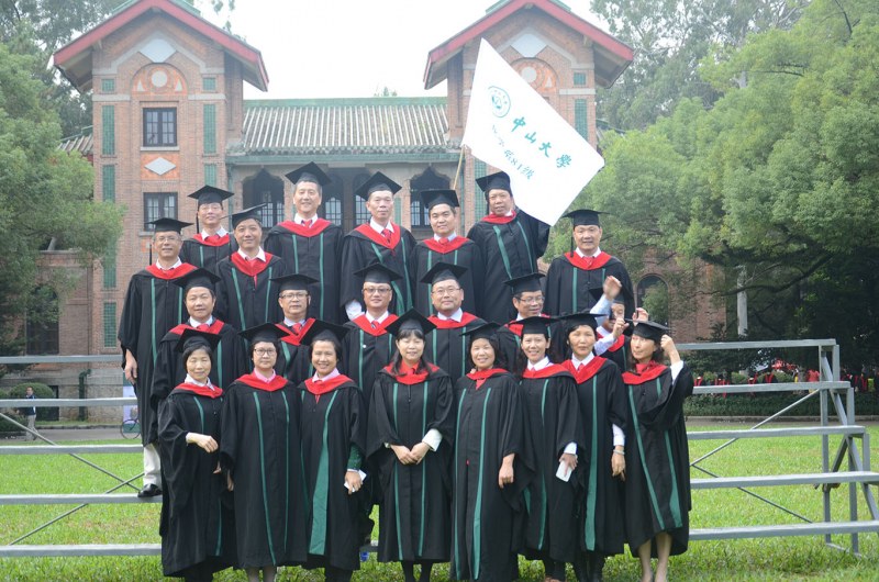 芳草有情，岁月如歌