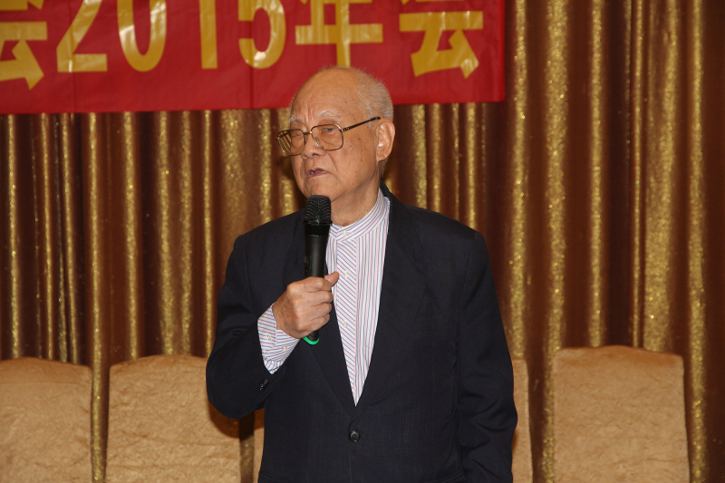 六十春秋再聚首，共叙年会欢乐多