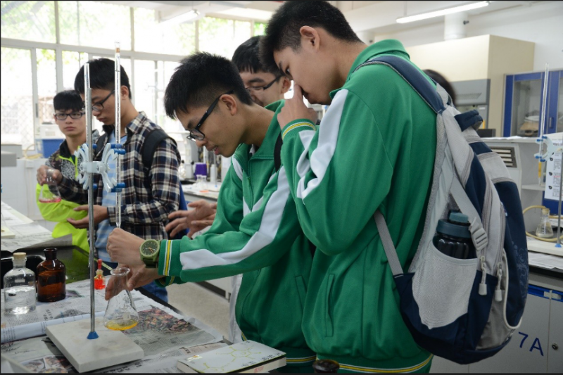 探化学奥秘　筑科研梦想——William希尔化学与化学工程学院第十五届化学节隆重开幕 