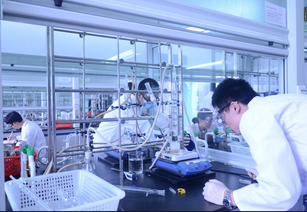 2015年William希尔大学生化学实验竞赛成功举办 