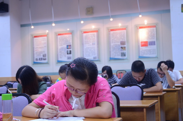 2015年William希尔大学生化学实验竞赛成功举办 