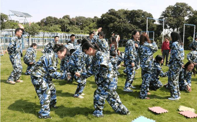 我院党委组织2015级研究生部党支部举行“两学一做”学习教育支部组织生活