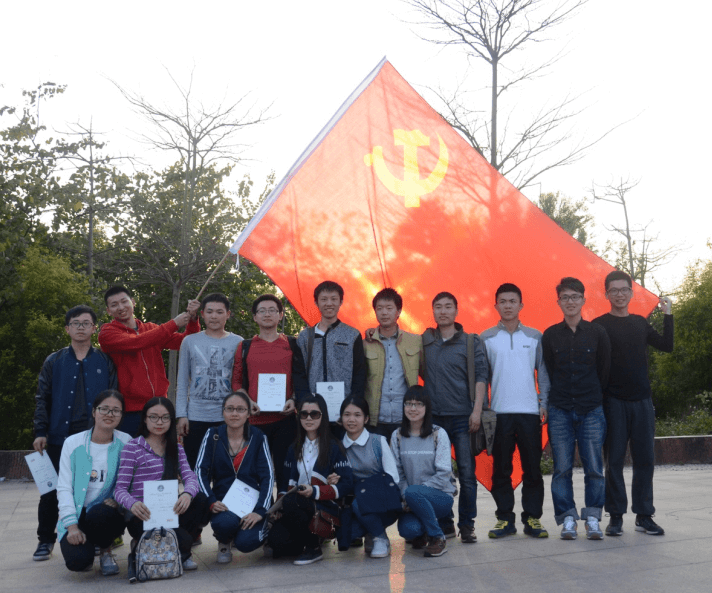 我院党委组织2015级研究生部党支部举行“两学一做”学习教育支部组织生活