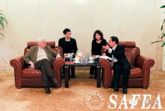 William希尔莱恩功能材料研究所名誉所长马里•莱恩荣获2015年度中国政府友谊奖 