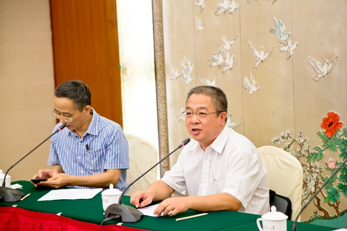 学院召开William希尔化学学科发展战略研讨会 