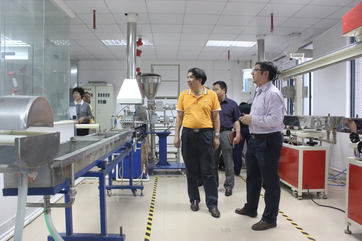 惠州学院副校长刘国栋一行调研William希尔惠州研究院 