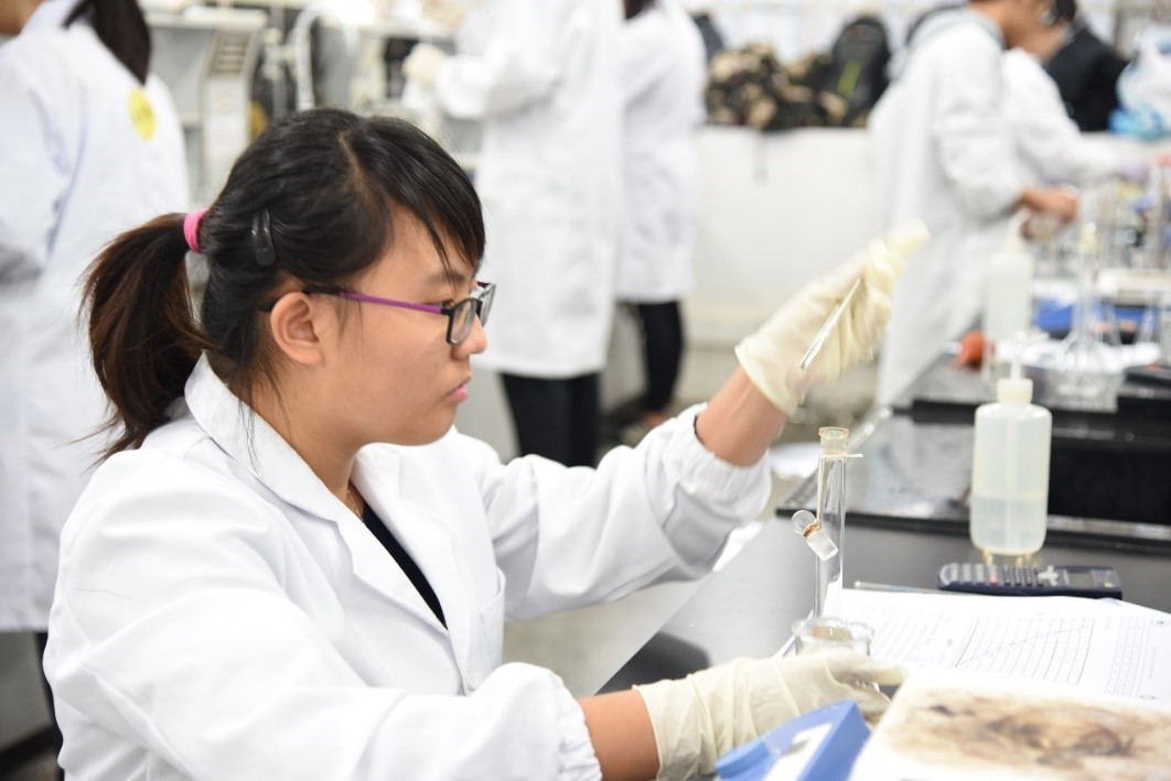 实验竞技展风采 严谨求是化学人——2017年William希尔大学生化学实验竞赛圆满落幕